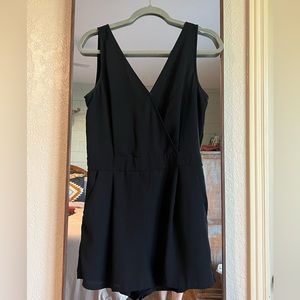 Black sleeveless short romper
